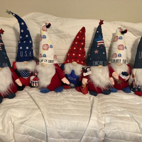 - Gnomes set of 7 Rae Dun NWT - Picture 2 of 3